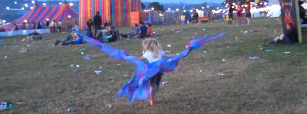 alice-glastonbury-fairy-wings