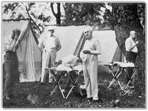 Henry Ford and Thomas Edison at the camp of the Four Vagabonds